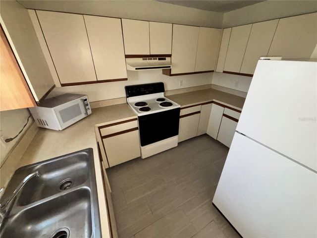 2300 SW 43RD STREET O4, Gainesville, FL 32607