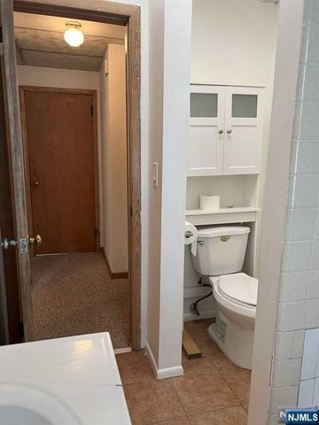211 Paterson Avenue 2nd Fl, Midland Park, NJ 07432