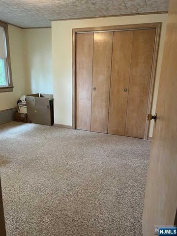 211 Paterson Avenue 2nd Fl, Midland Park, NJ 07432