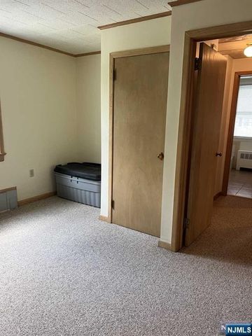 211 Paterson Avenue 2nd Fl, Midland Park, NJ 07432