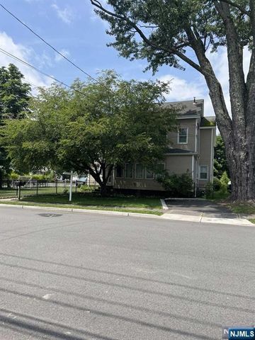 211 Paterson Avenue 2nd Fl, Midland Park, NJ 07432
