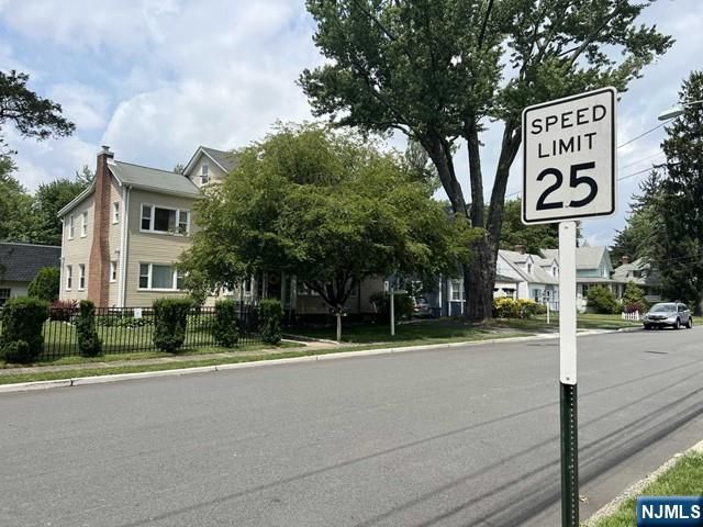 211 Paterson Avenue 2nd Fl, Midland Park, NJ 07432