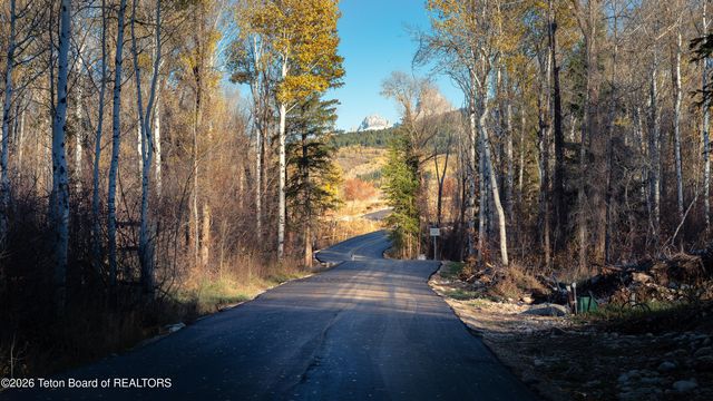 5 SWISS VILLAGE Trail, Alta, WY 83414 property photo