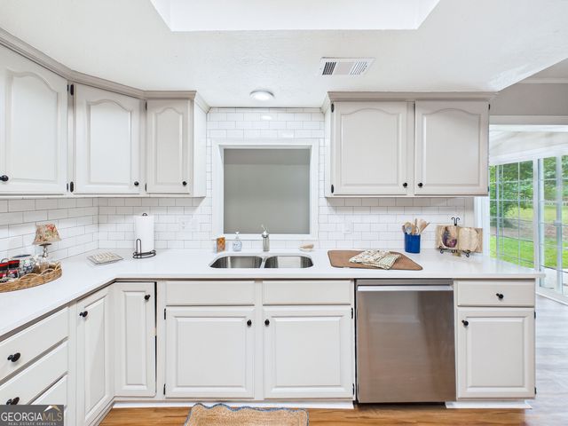 117 Lake Front Drive, Warner Robins, GA 31088