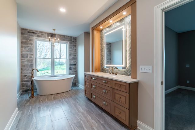 16797 Zubrick Road, Roanoke, IN 46783