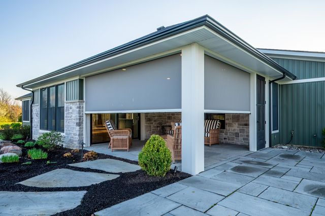 16797 Zubrick Road, Roanoke, IN 46783