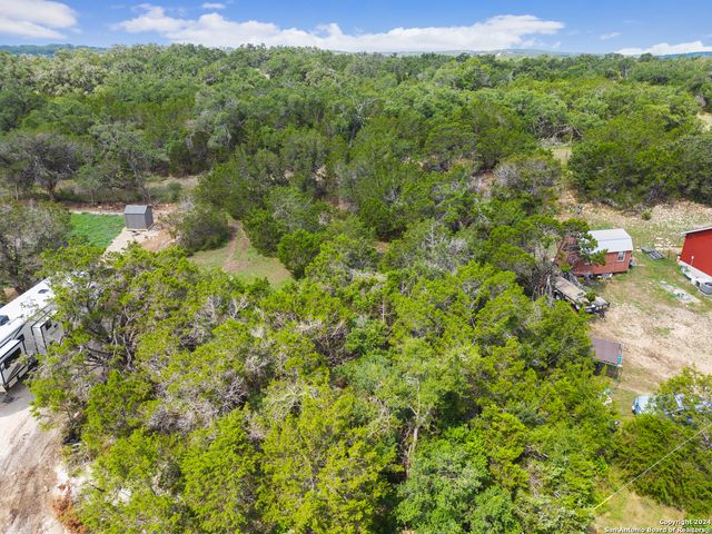 1050 Deer Run Pass, Canyon Lake, TX 78133