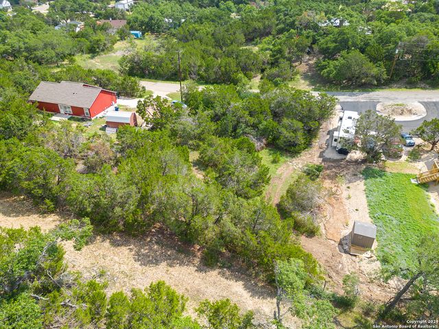 1050 Deer Run Pass, Canyon Lake, TX 78133