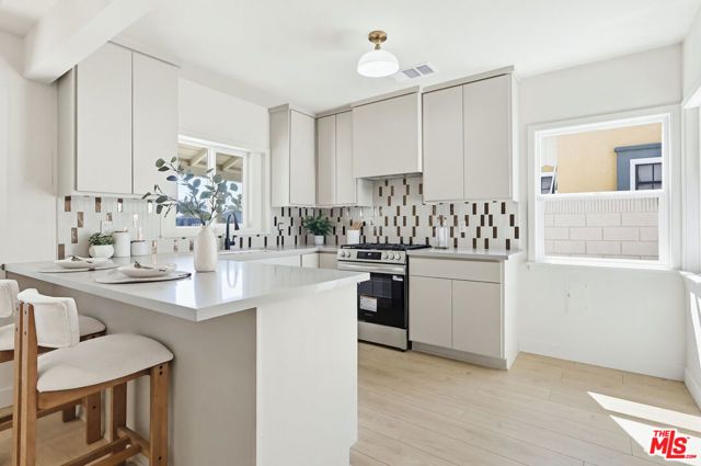 9631 S Harvard Boulevard, Los Angeles, CA 90047