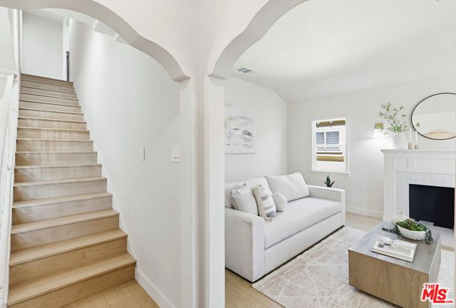 9631 S Harvard Boulevard, Los Angeles, CA 90047