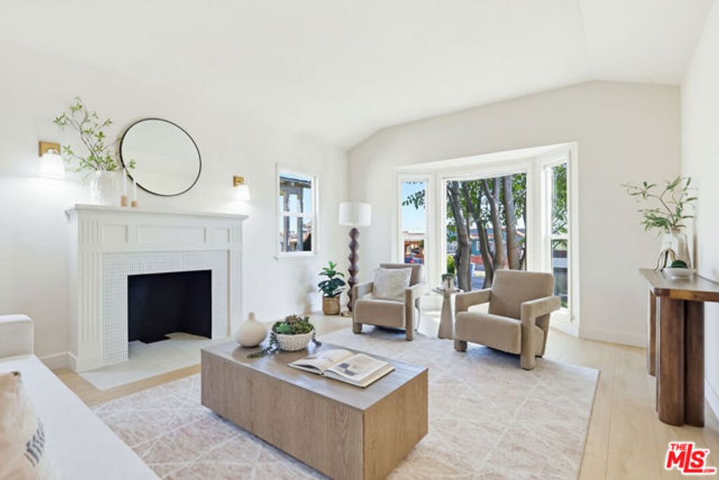 9631 S Harvard Boulevard, Los Angeles, CA 90047