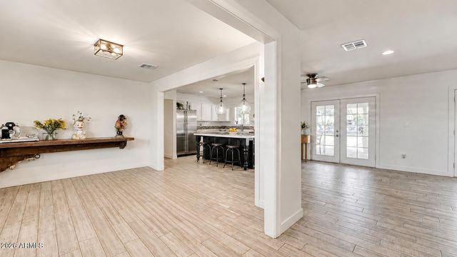 7116 E JENAN Drive, Scottsdale, AZ 85254