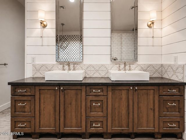 7116 E JENAN Drive, Scottsdale, AZ 85254