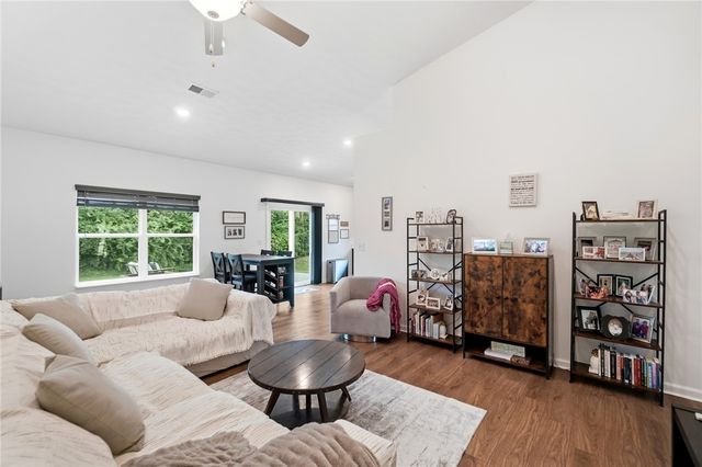 195 Riesling Drive, Union, OH 45322