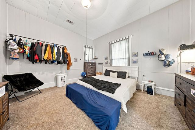 303 N Douglas Avenue, Cleburne, TX 76033