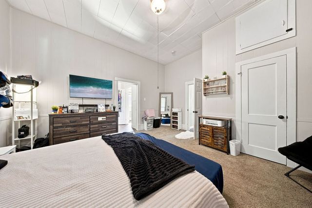 303 N Douglas Avenue, Cleburne, TX 76033
