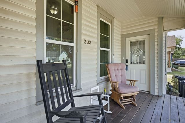 303 N Douglas Avenue, Cleburne, TX 76033