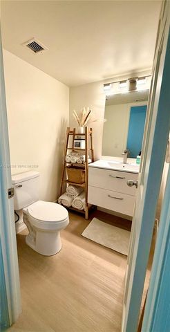 9721 E Bay Harbor Drive 5A, Bay Harbor Islands, FL 33154