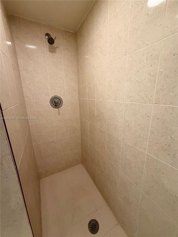 9721 E Bay Harbor Drive 5A, Bay Harbor Islands, FL 33154