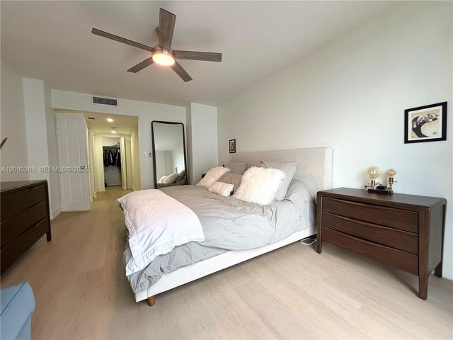 9721 E Bay Harbor Drive 5A, Bay Harbor Islands, FL 33154