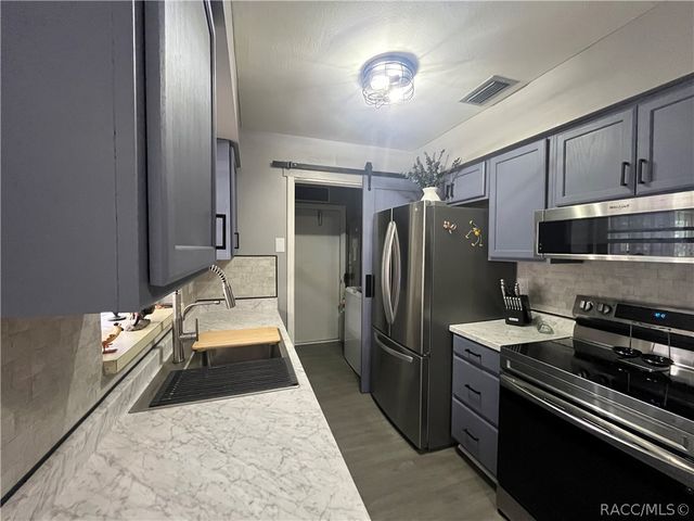 2280 W Austin Drive, Citrus Springs, FL 34434