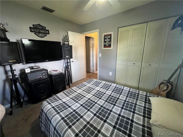 2280 W Austin Drive, Citrus Springs, FL 34434