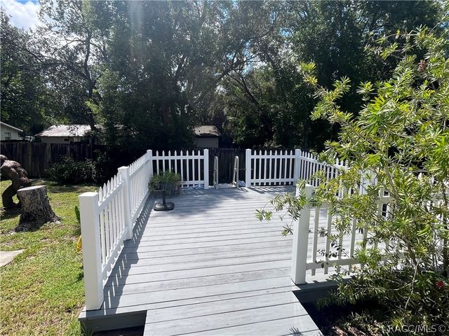 2280 W Austin Drive, Citrus Springs, FL 34434