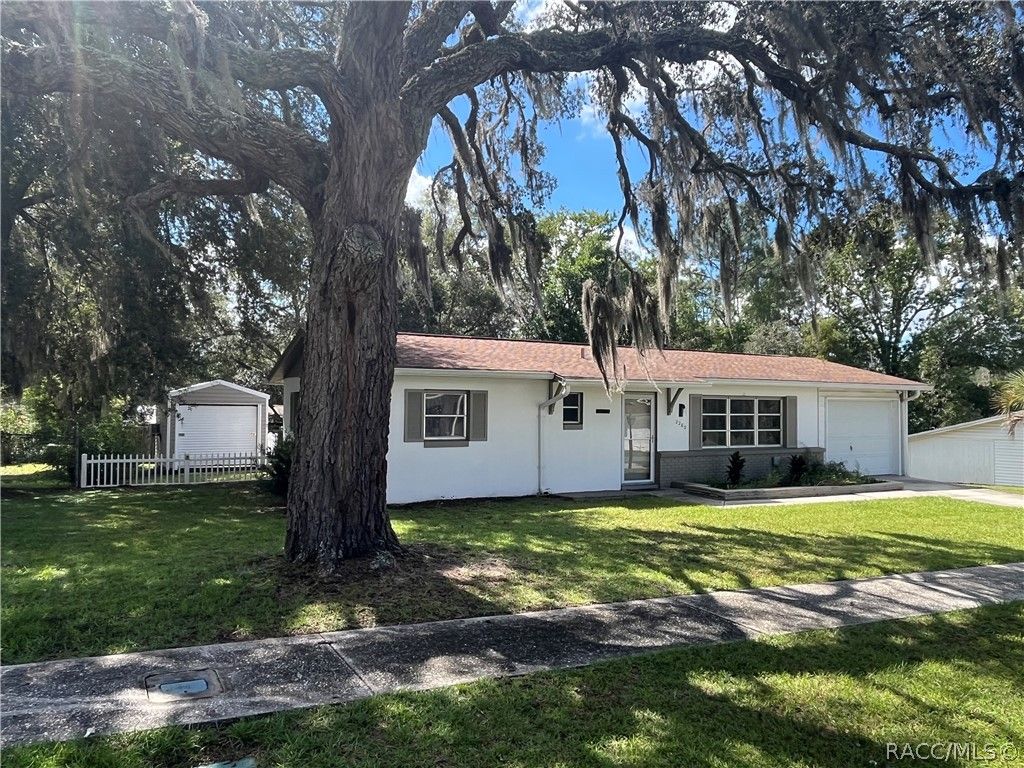 2280 W Austin Drive, Citrus Springs, FL 34434