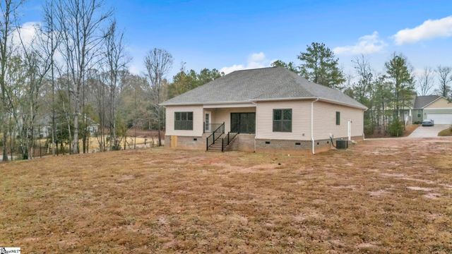 100 Indian Ridge Drive, Laurens, SC 29630