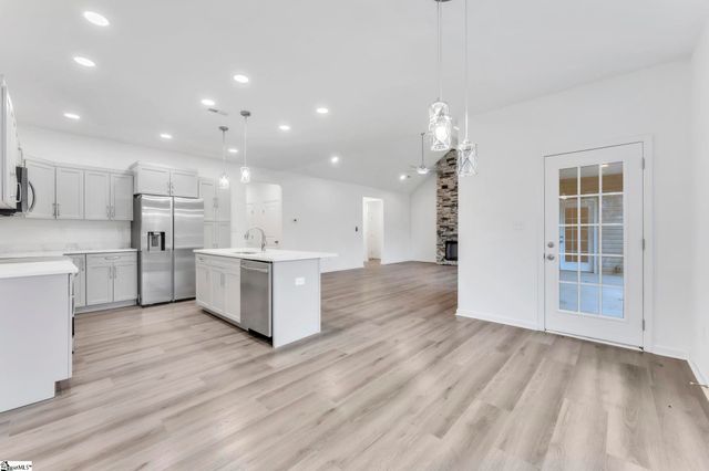 100 Indian Ridge Drive, Laurens, SC 29630