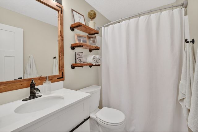 409 4th Street NW, Bondurant, IA 50035