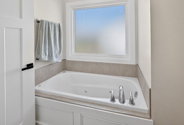 409 4th Street NW, Bondurant, IA 50035