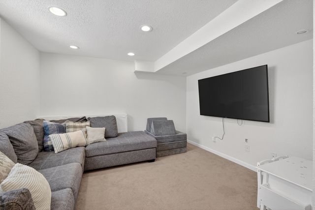 409 4th Street NW, Bondurant, IA 50035