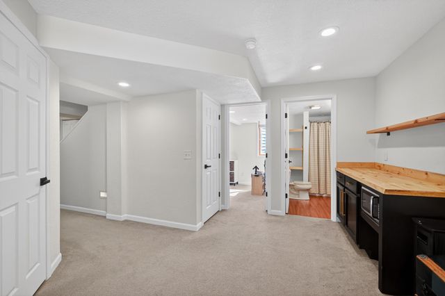 409 4th Street NW, Bondurant, IA 50035