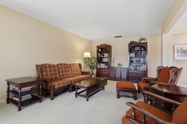 6811 TWELVE OAKS BOULEVARD, Tampa, FL 33624