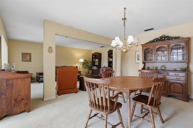 6811 TWELVE OAKS BOULEVARD, Tampa, FL 33624