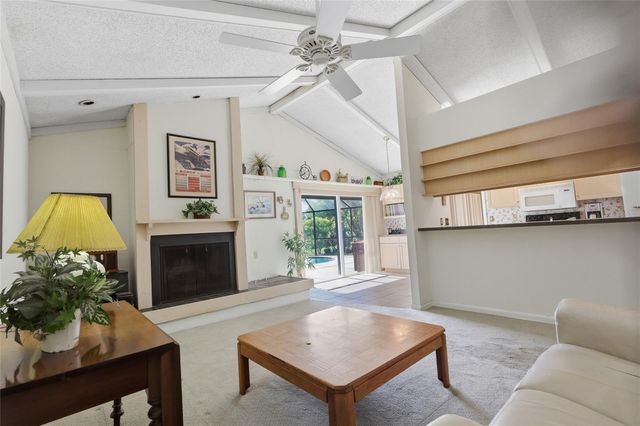 6811 TWELVE OAKS BOULEVARD, Tampa, FL 33624