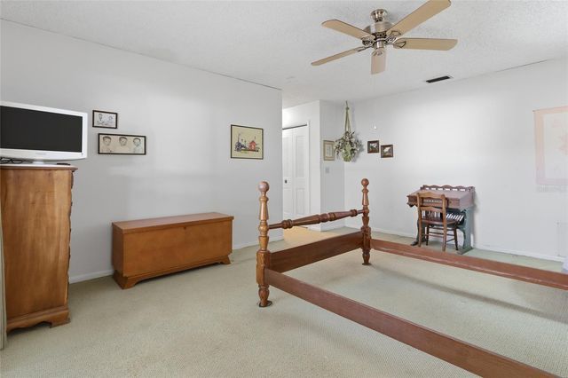 6811 TWELVE OAKS BOULEVARD, Tampa, FL 33624