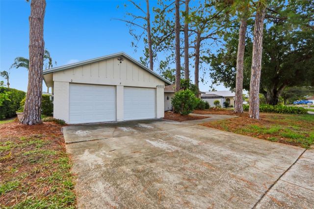 6811 TWELVE OAKS BOULEVARD, Tampa, FL 33624