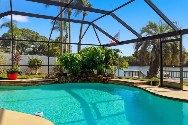 6811 TWELVE OAKS BOULEVARD, Tampa, FL 33624
