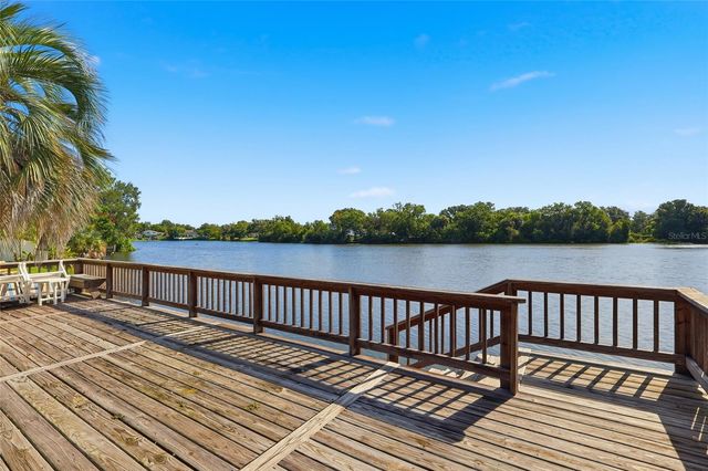 6811 TWELVE OAKS BOULEVARD, Tampa, FL 33624