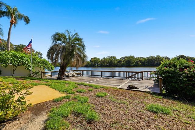 6811 TWELVE OAKS BOULEVARD, Tampa, FL 33624