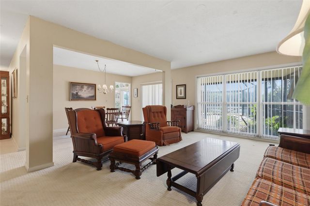 6811 TWELVE OAKS BOULEVARD, Tampa, FL 33624