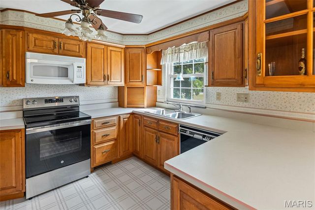 21 Dennis Drive, Belleville, IL 62226
