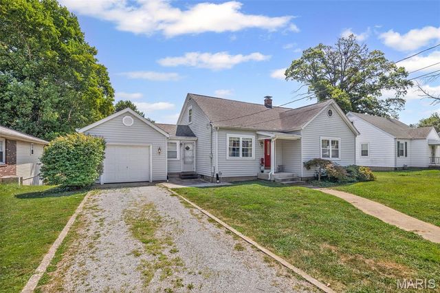 21 Dennis Drive, Belleville, IL 62226