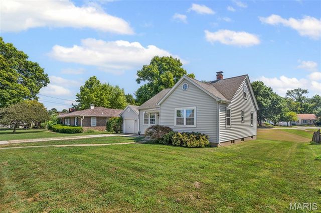 21 Dennis Drive, Belleville, IL 62226