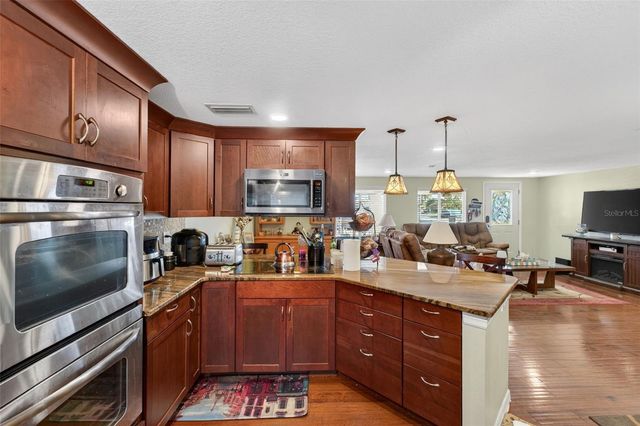 6724 AMUNDSON STREET, Tampa, FL 33634