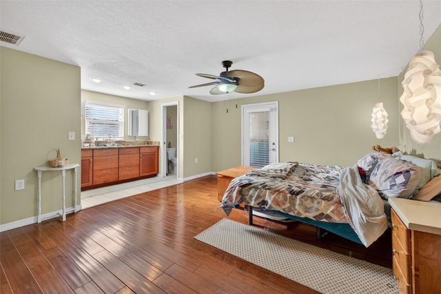 6724 AMUNDSON STREET, Tampa, FL 33634