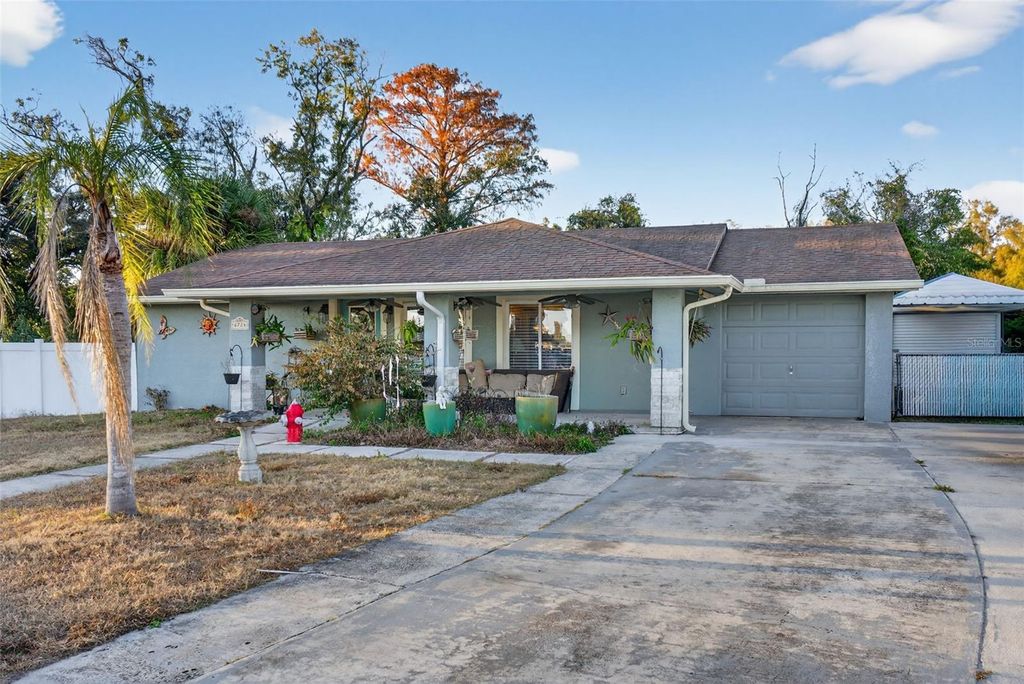 Image 5 of property listing at 6724 AMUNDSON STREET, Tampa, FL 33634