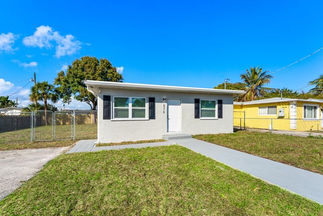 656 W 6th Street, Riviera Beach, FL 33404